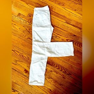 White cropped jeans